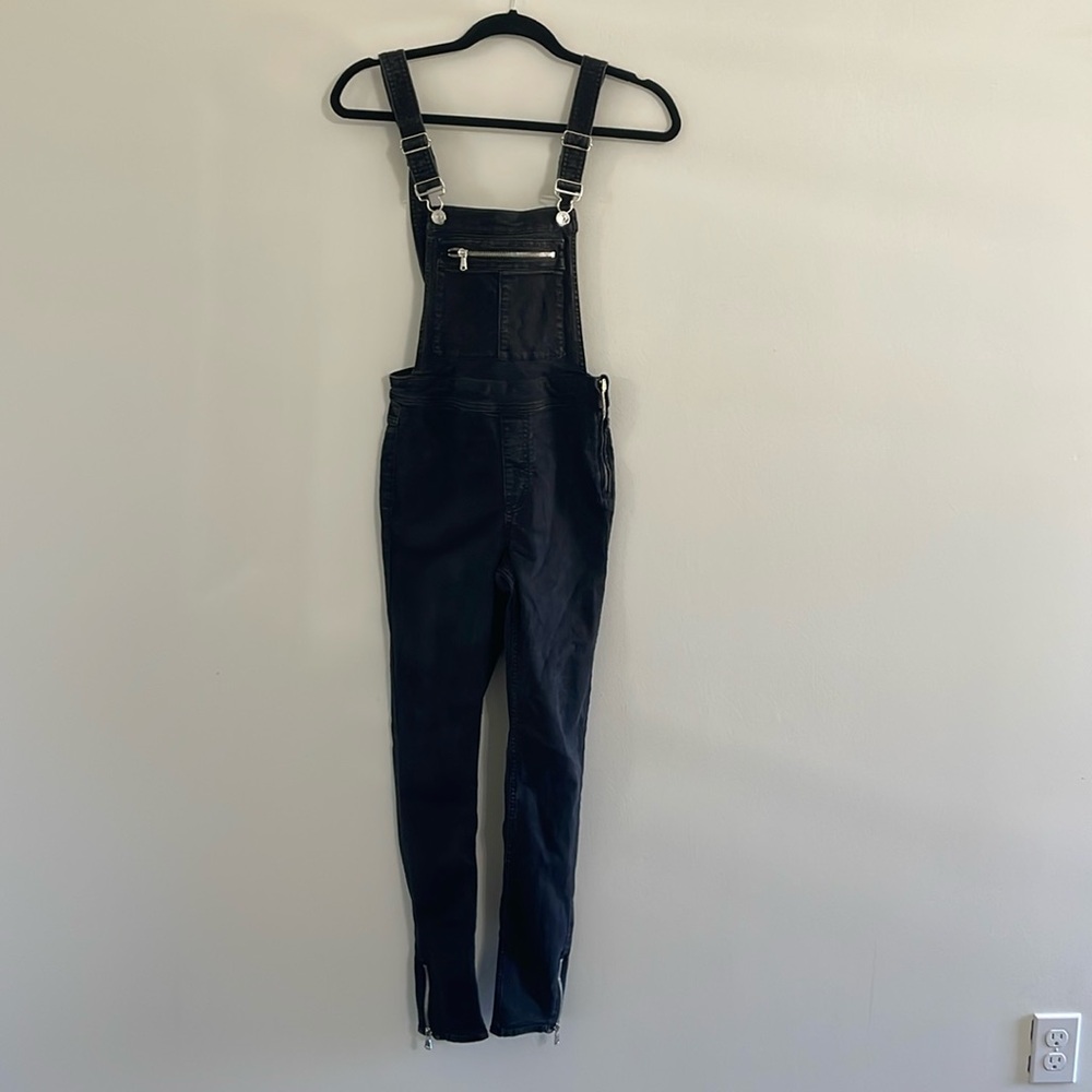 DIVIDED black skinny stretchy overalls-- black. Size 2